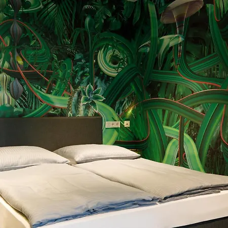 Brucklyn Hotel *